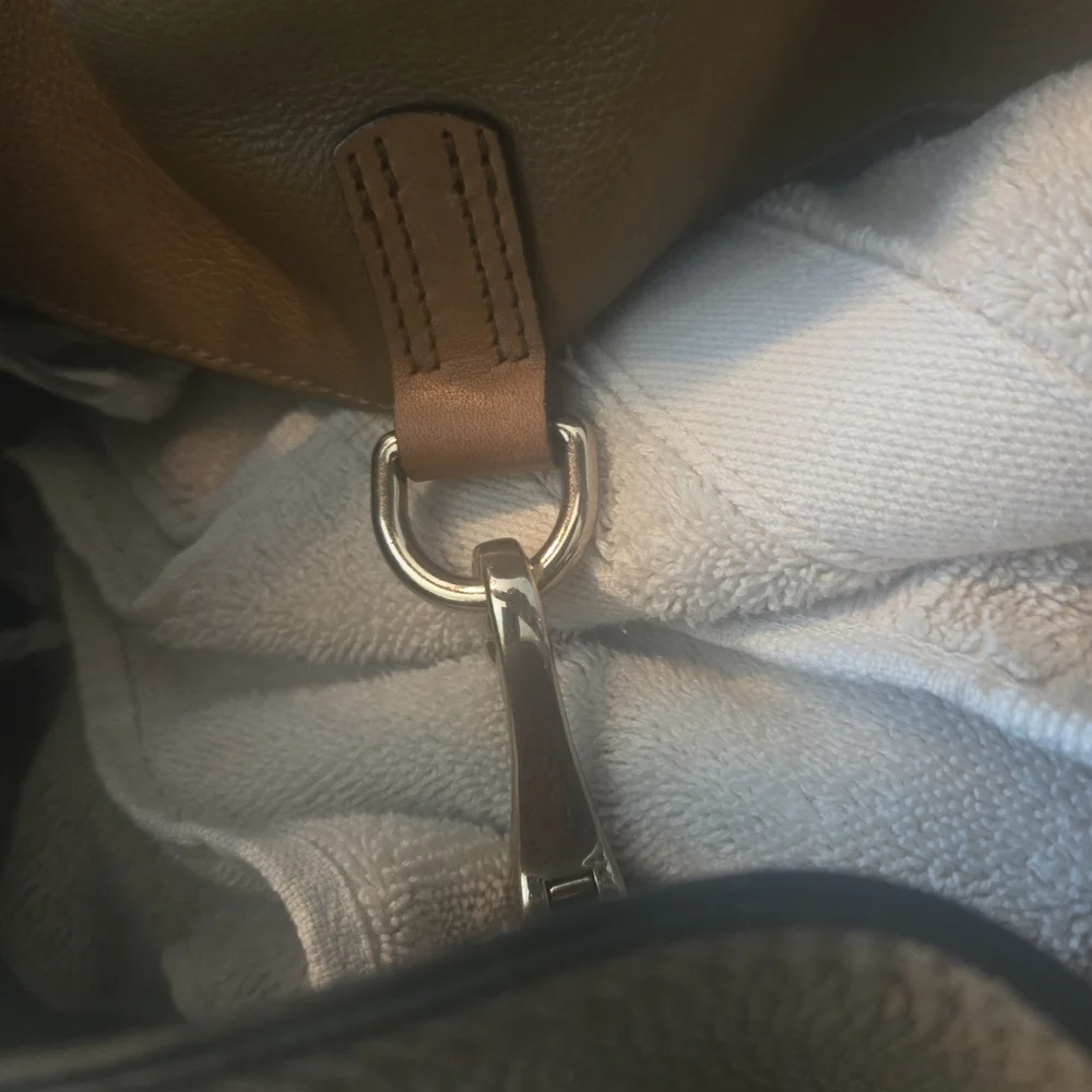 Burberry Ashy Bucket Bag Tassels, Plaid, Leather, Detachable Crossbody Strap EUC